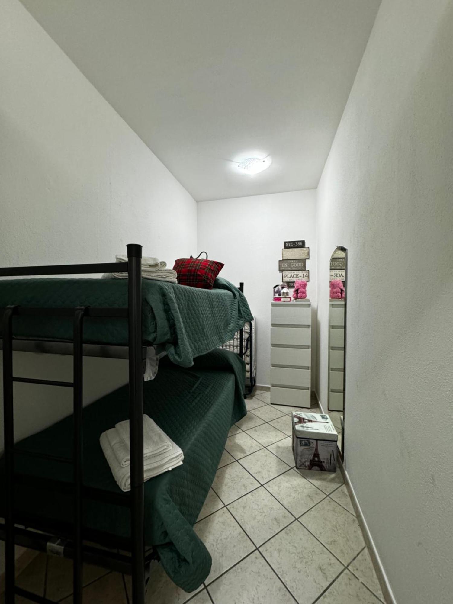 Victoryhouse Naples